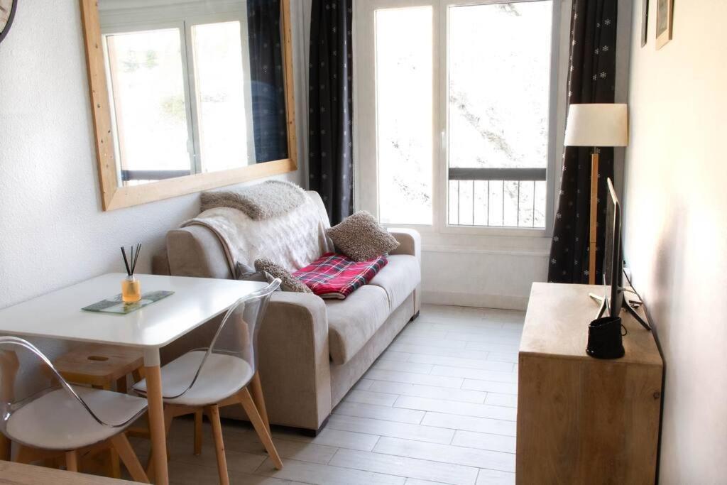 Cocon De Detente/studio/centre Station Apartment *